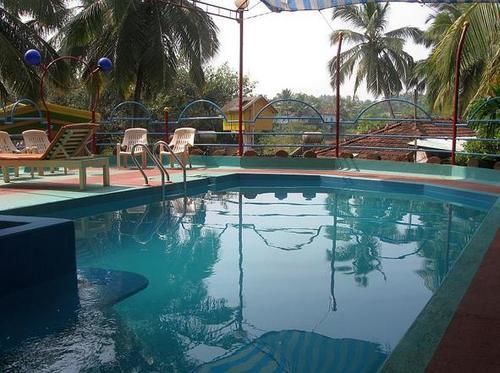Oyo 2440 Palm Grove Vagator Exterior foto