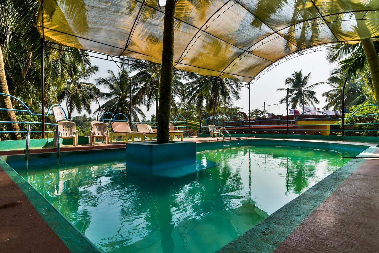 Oyo 2440 Palm Grove Vagator Exterior foto